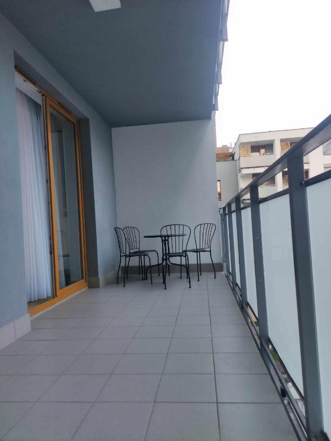ורשה Apartamenty Metro Targowek 27 מראה חיצוני תמונה